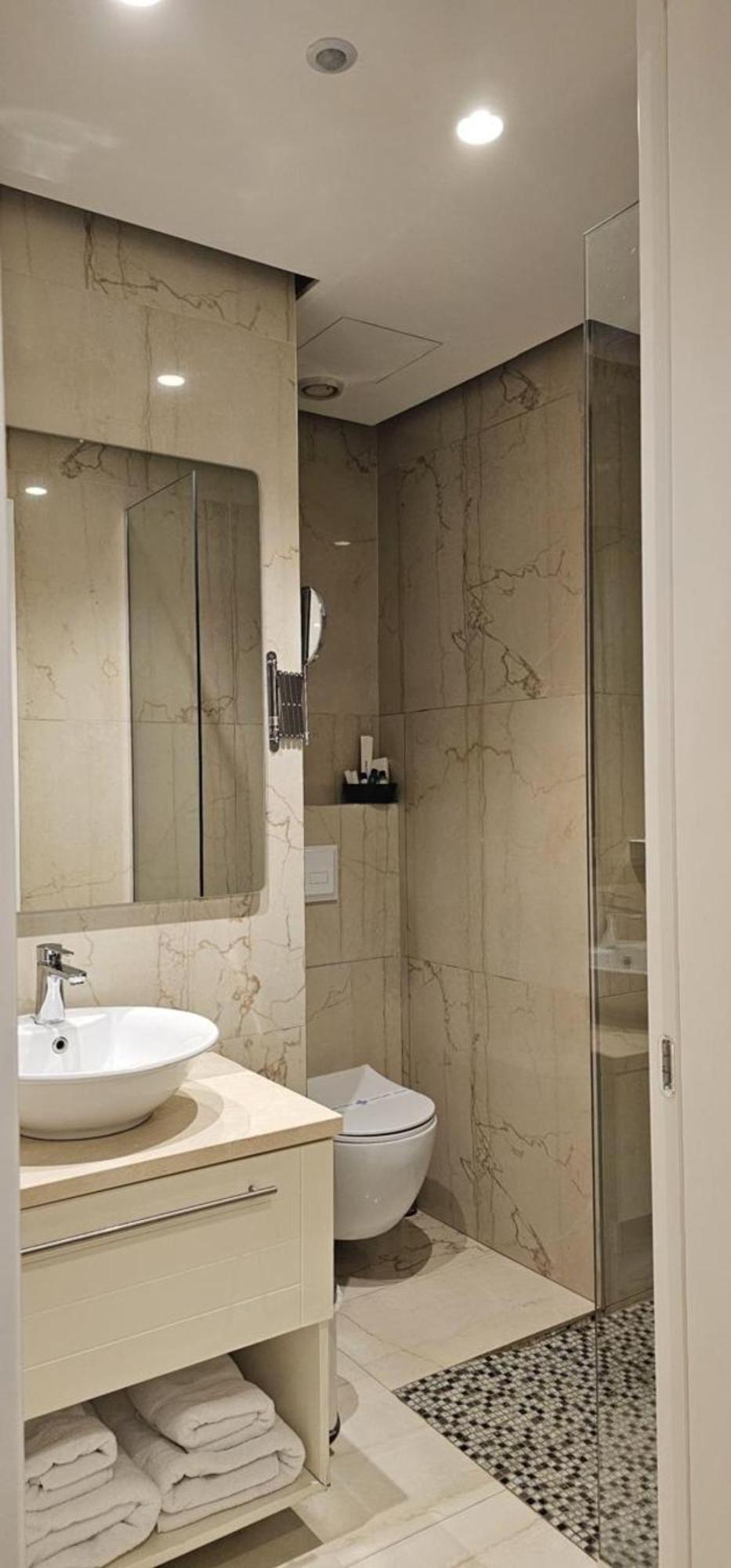 Hotel Queen Selitë e Vogël المظهر الخارجي الصورة