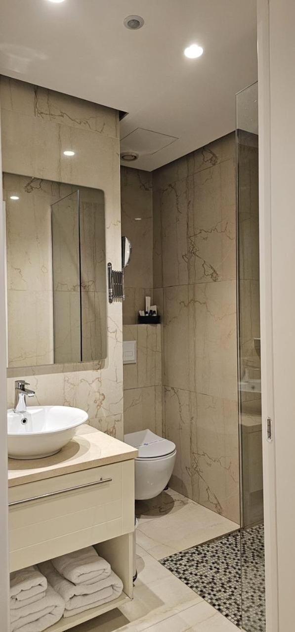 Hotel Queen Selitë e Vogël المظهر الخارجي الصورة